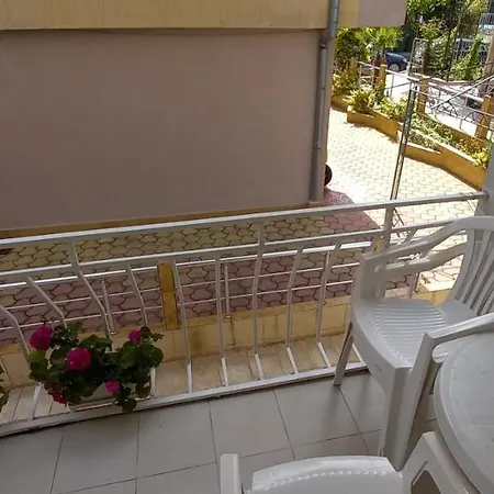 Πανσιόν Flora