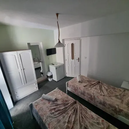 Πανσιόν Flora