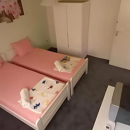 Flora Πανσιόν 3*