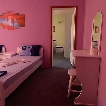 Πανσιόν Flora Kiten (Burgas)