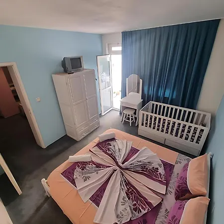 Πανσιόν Flora 3*