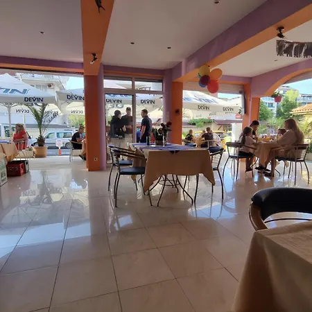 Πανσιόν Flora