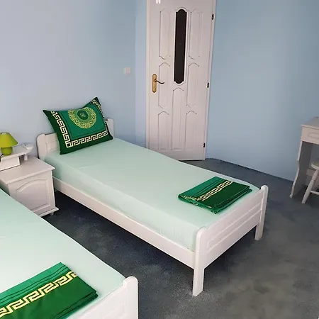 Guest house Flora 3*